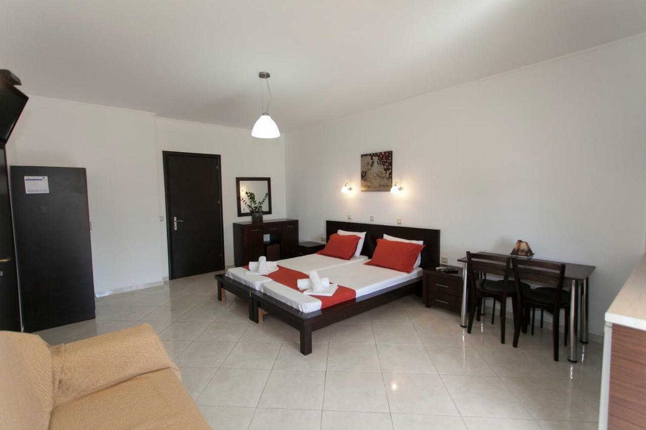 פראליה וראחו Siarbas Hotel מראה חיצוני תמונה